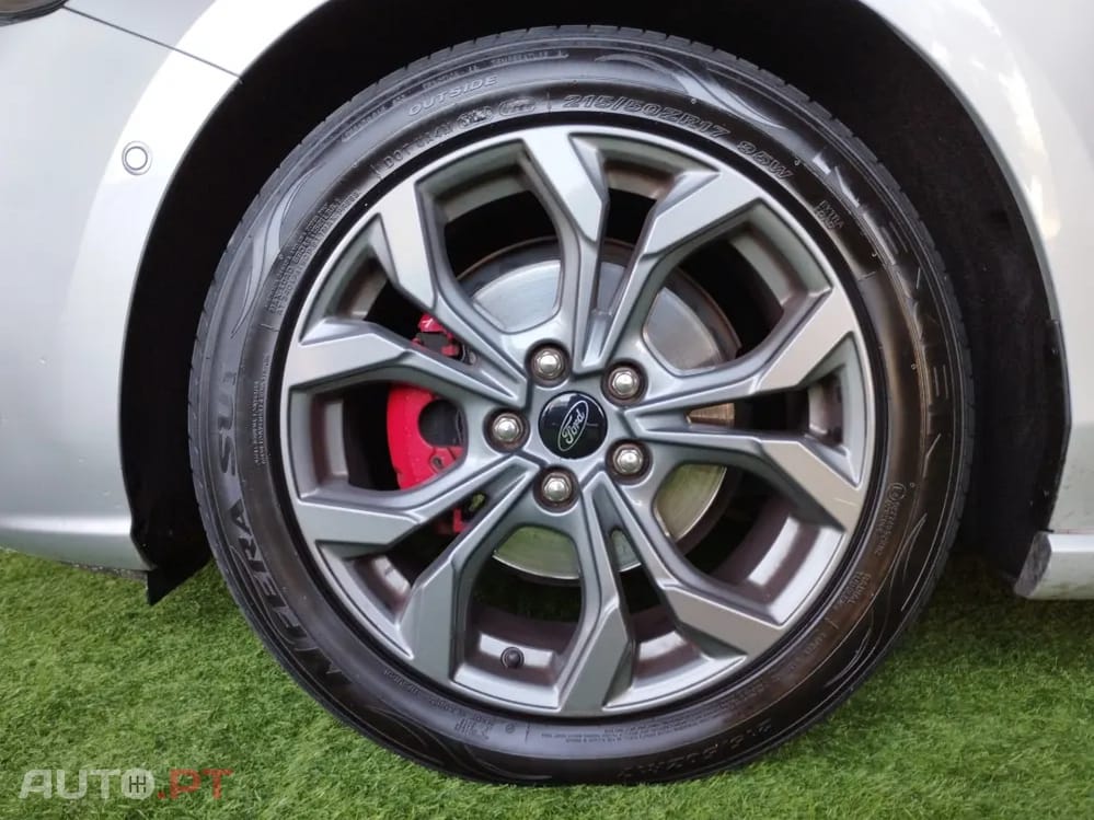 Ford Focus EcoBoost ST-Line Hybrid