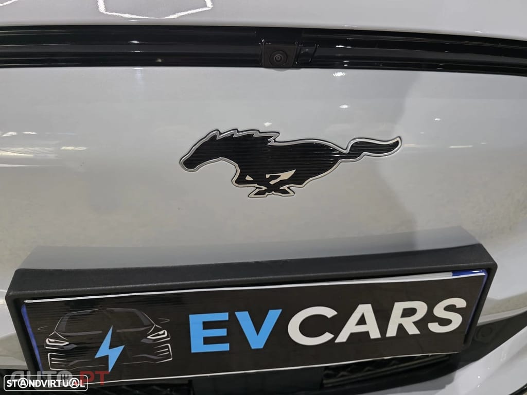 Ford Mustang Mach-E AWD PREMIUM