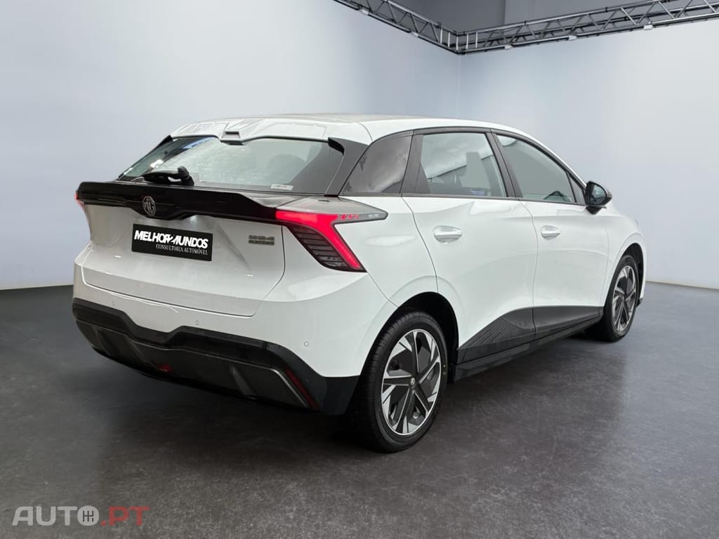 MG MG4 EV Standard 2WD