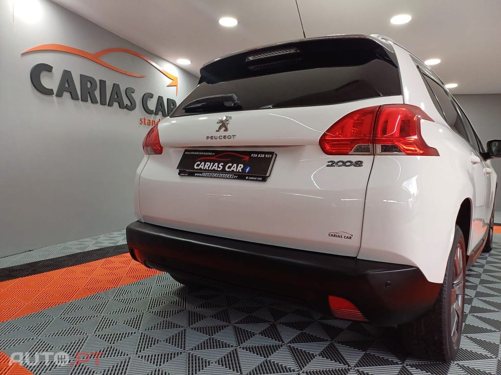 Peugeot 2008 1.2 PureTech Allure
