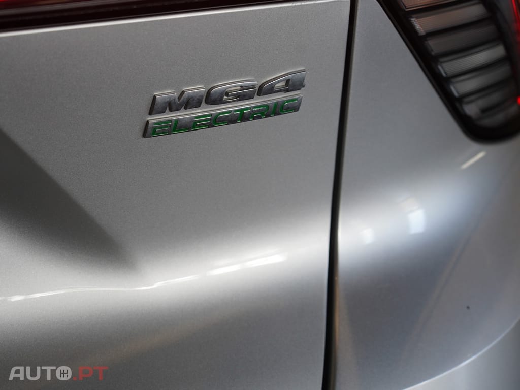 MG MG4 64 kWh Luxury