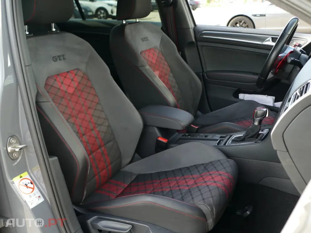 Volkswagen Golf 2.0 TSI GTi TCR DSG