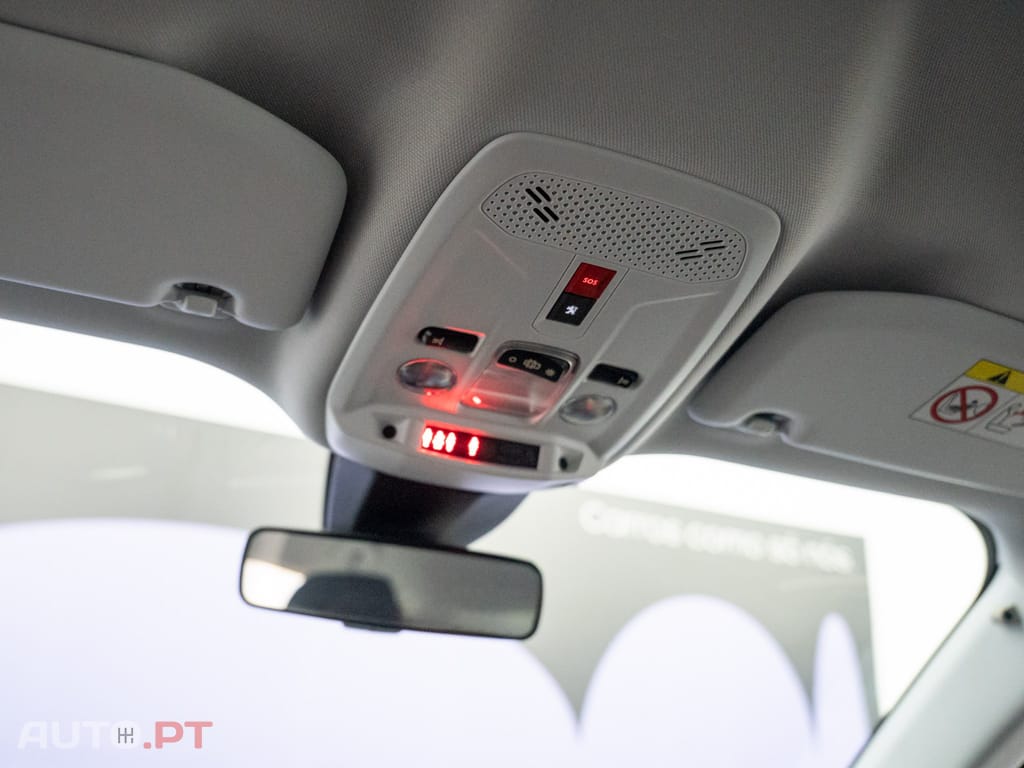 Peugeot E-2008 50 kWh Active Pack