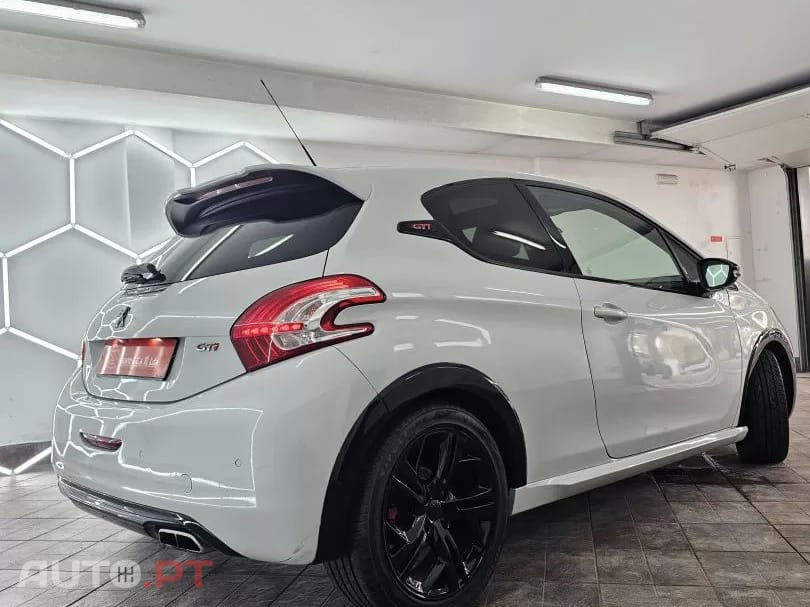 Peugeot 208 GTI 200 THP