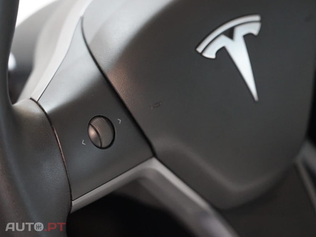 Tesla Model 3 Tração Traseira