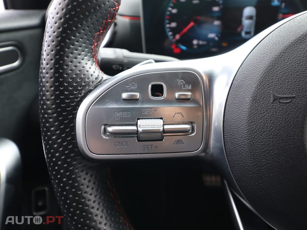 Mercedes-Benz A 250 e 8G-DCT AMG Line