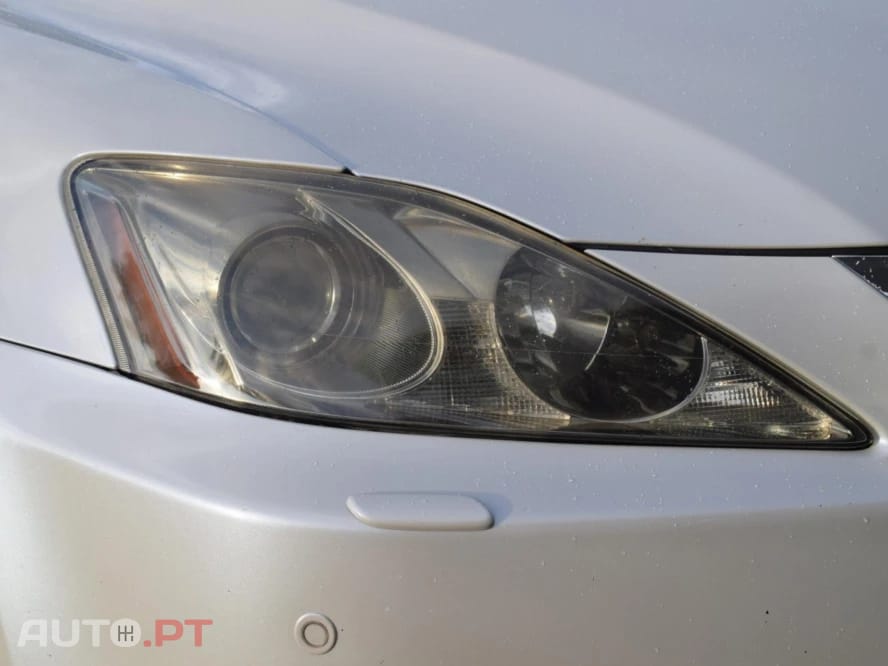 Lexus IS 220