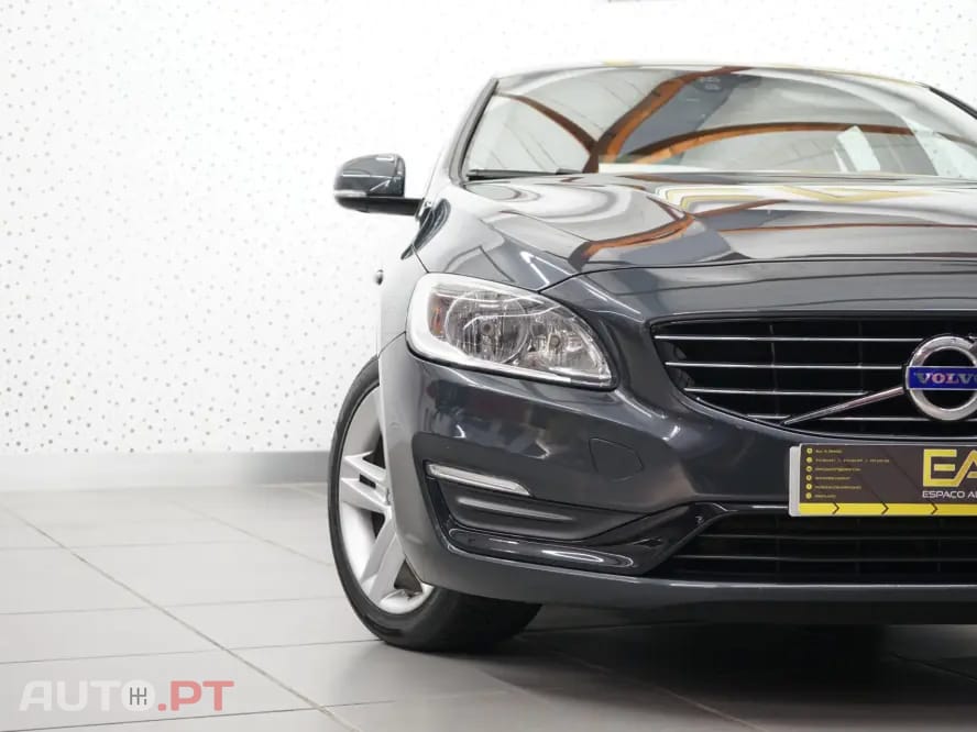 Volvo V60 2.4 D6 Momentum AWD Phev