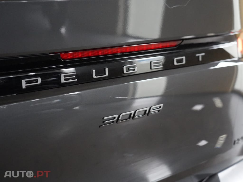 Peugeot 3008 1.2 Hybrid Allure e-DCS6