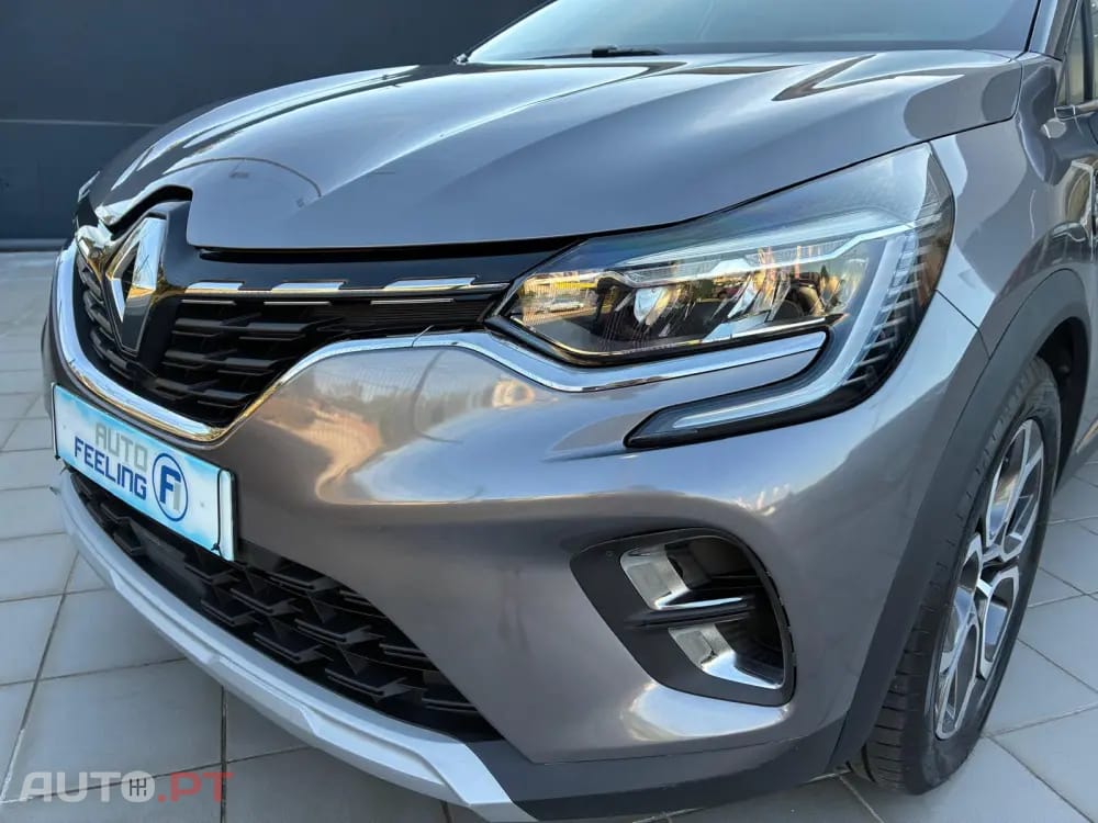 Renault Captur 1.6 HYBRID E-TECH INTENS