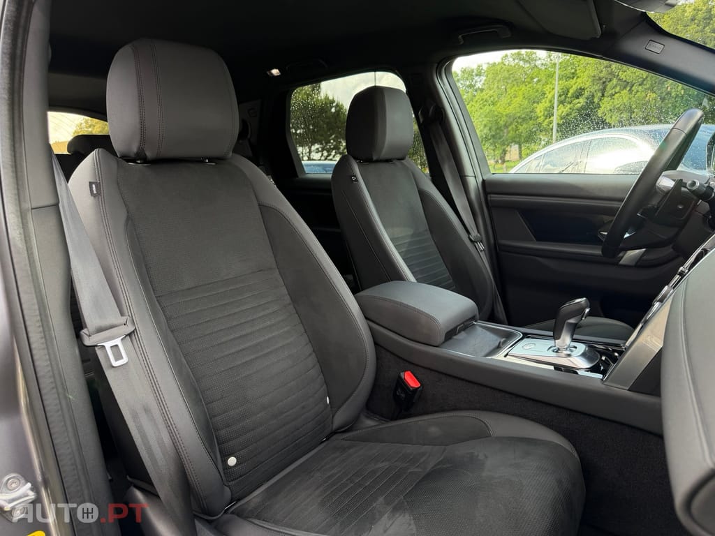 Land Rover Discovery Sport P300e Dynamic SE