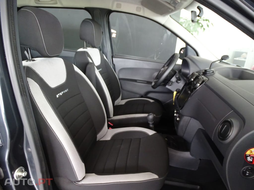 Dacia Lodgy 1.5 Blue dCi Stepway 7L