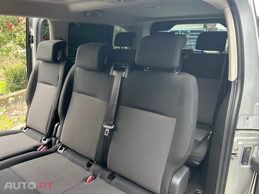 Peugeot Traveller 2019