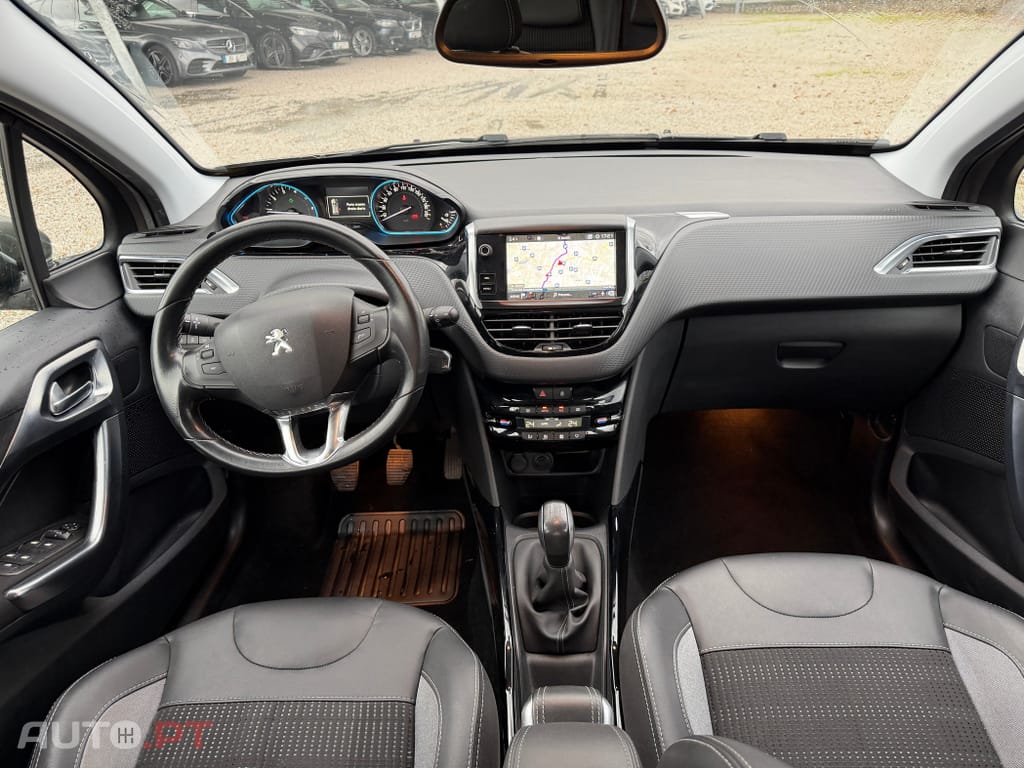Peugeot 2008 1.2 PureTech Allure