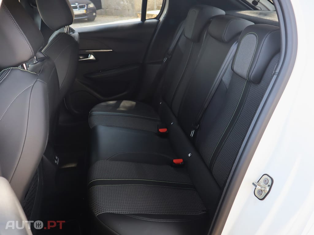 Peugeot E-208 50 kWh GT Line