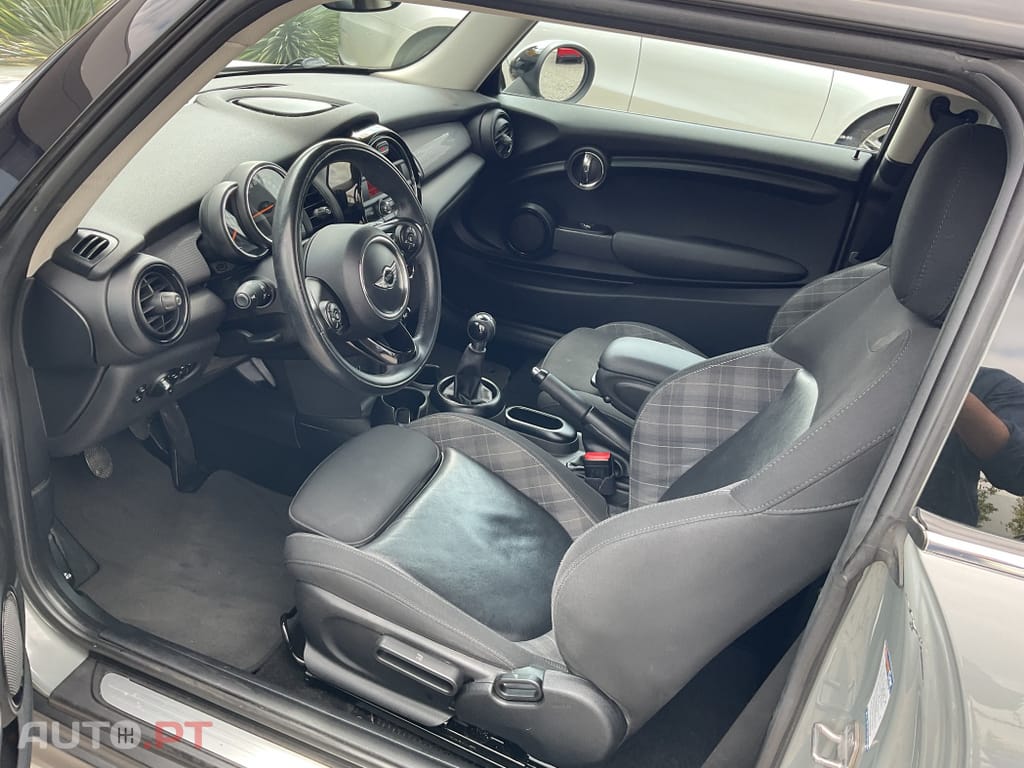 MINI Cooper Cooper D