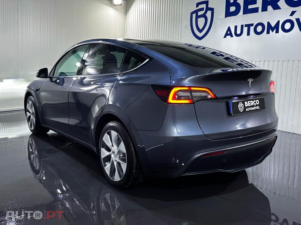Tesla Model Y Long Range Dual Motor AWD