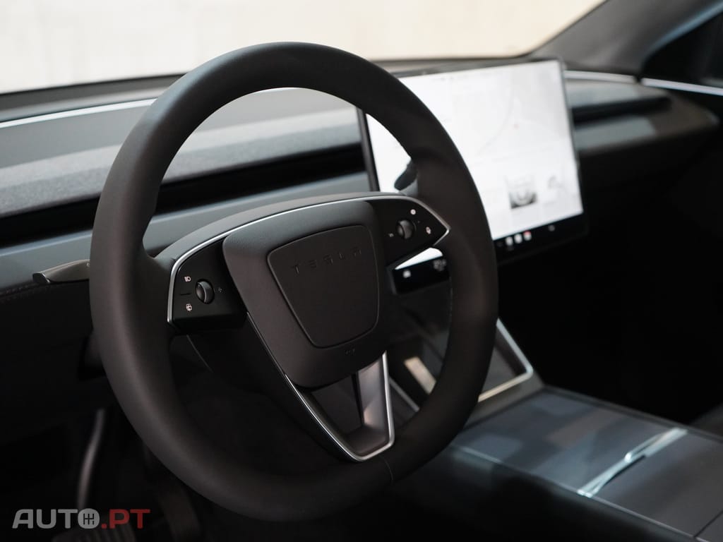 Tesla Model Y Long Range Tração Traseira