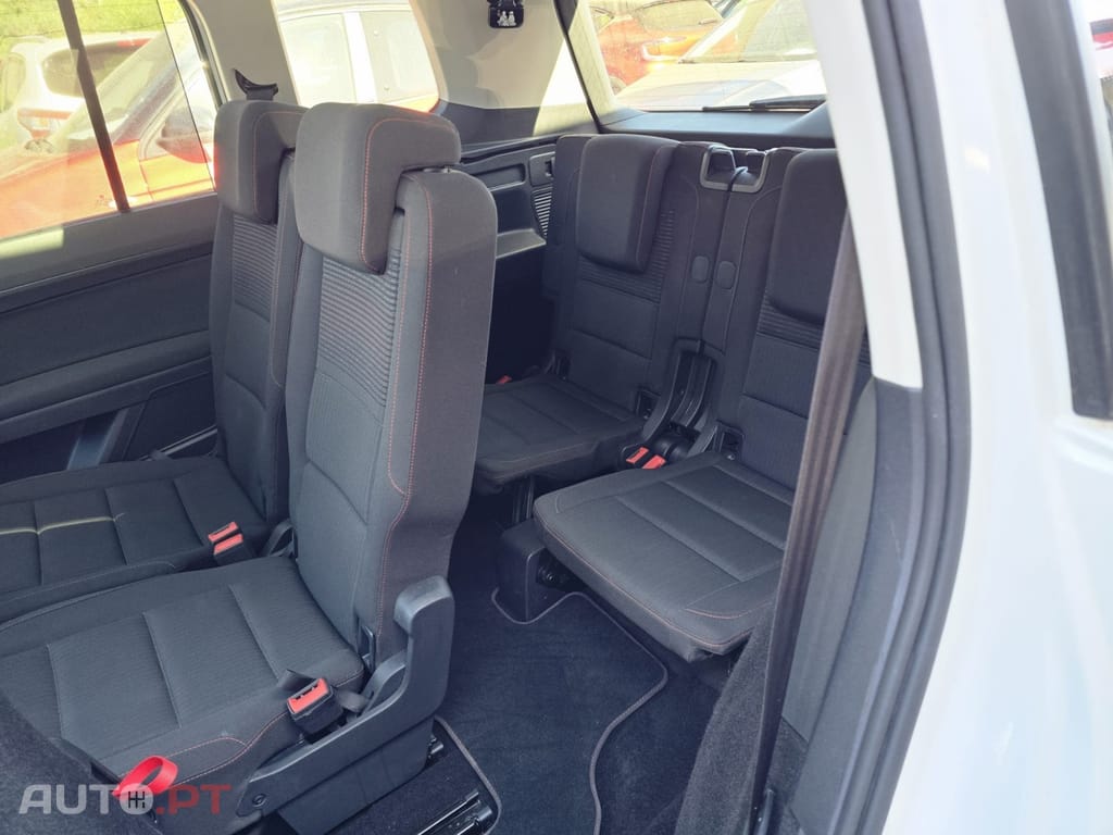 Volkswagen Touran 1.6 TDI R-Line DSG