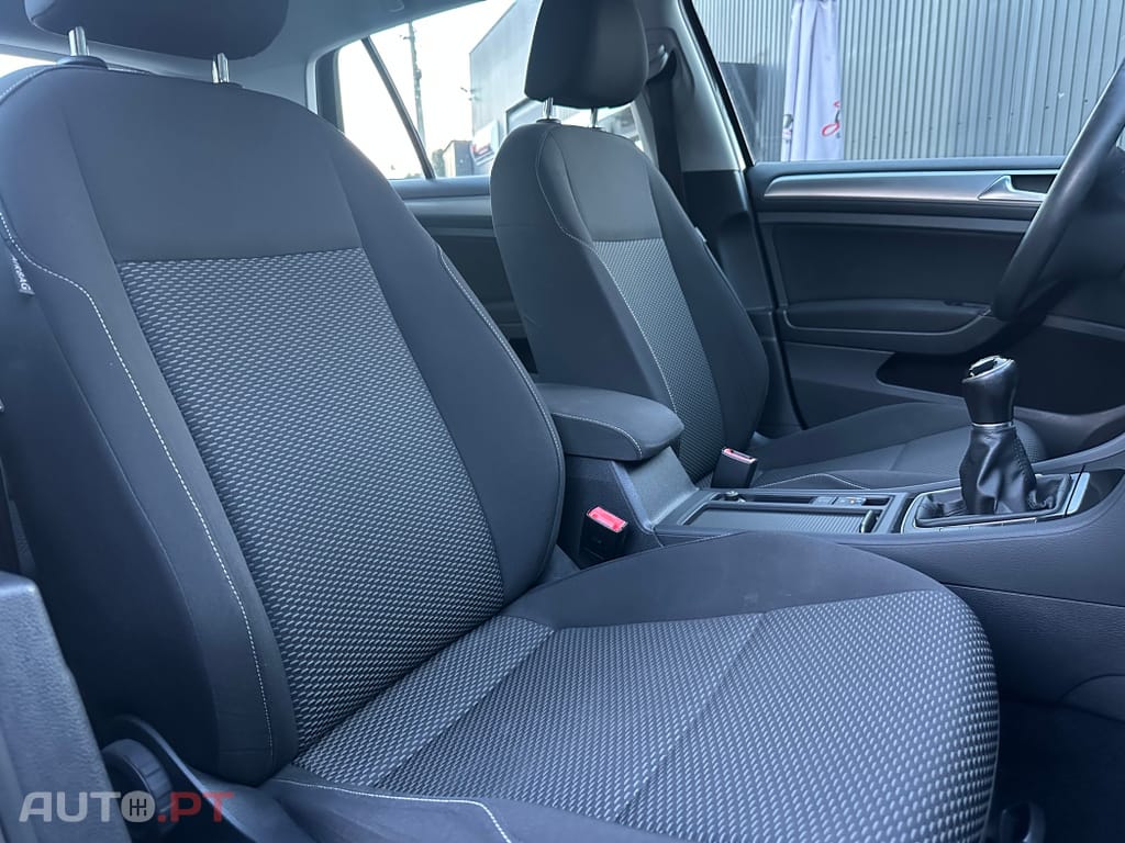 Volkswagen Golf 1.6 TDI Confortline