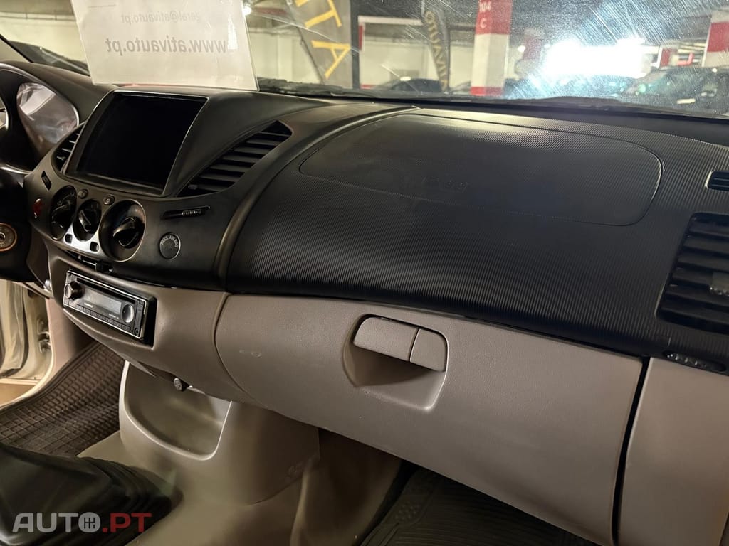 Mitsubishi L200 2.5 DI-D CS Inform AC CC Low Rider 2WD