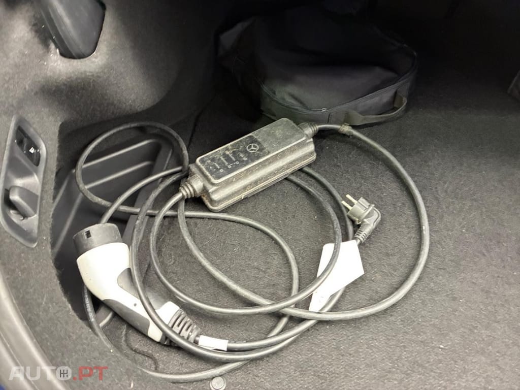 Mercedes-Benz C 300 e 9G-TRONIC AMG Line