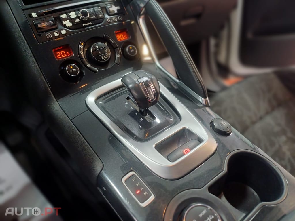 Peugeot 3008 2.0 HDi Hybrid4
