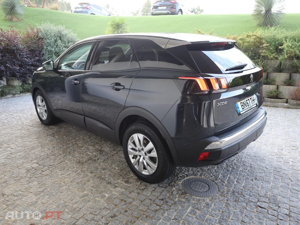 Peugeot 3008 1.2 PureTech Active EAT8