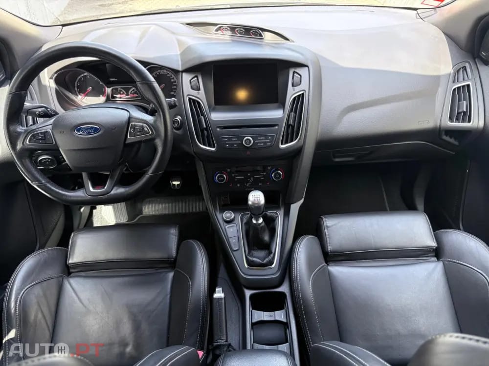 Ford Focus 2.0 EcoBoost ST c/ Pack Pele Desportiva
