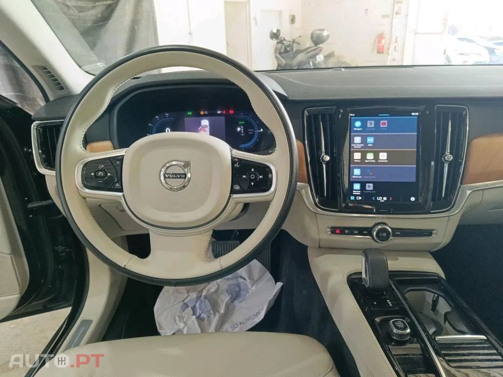 Volvo V90 2.0 T6 PHEV Inscription Expression AWD