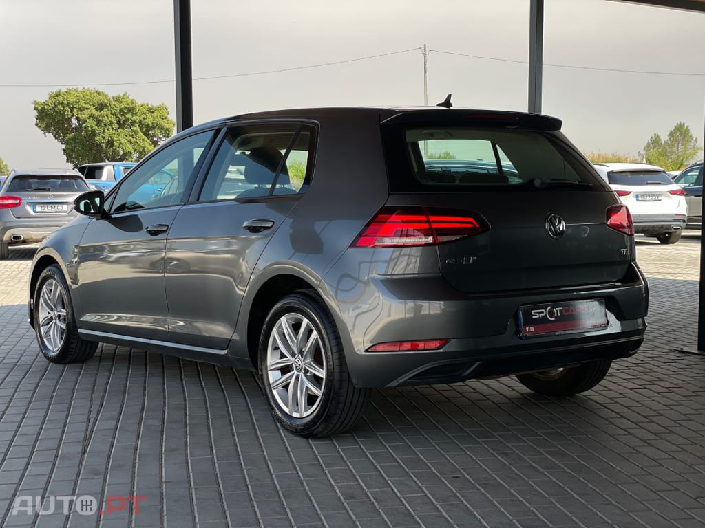Volkswagen Golf 1.6 TDI Confortline