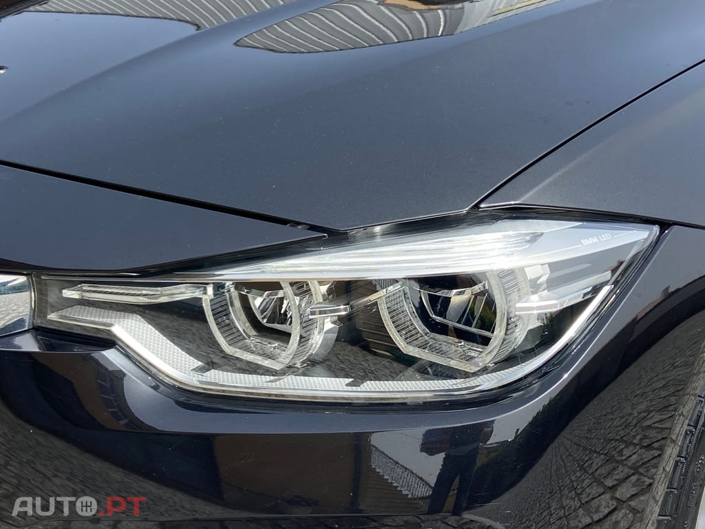 BMW 330 e iPerformace Line Sport Auto