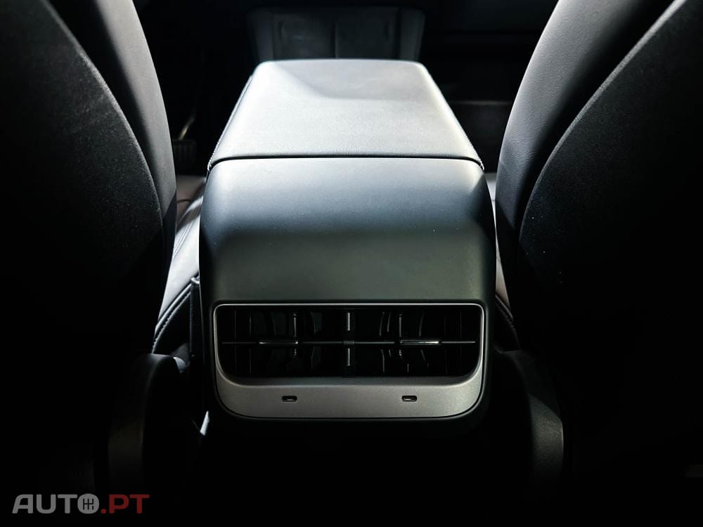 Tesla Model Y Long Range Dual Motor AWD