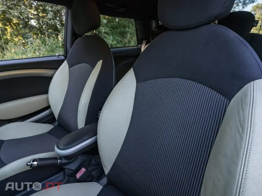 MINI Cooper Cooper D
