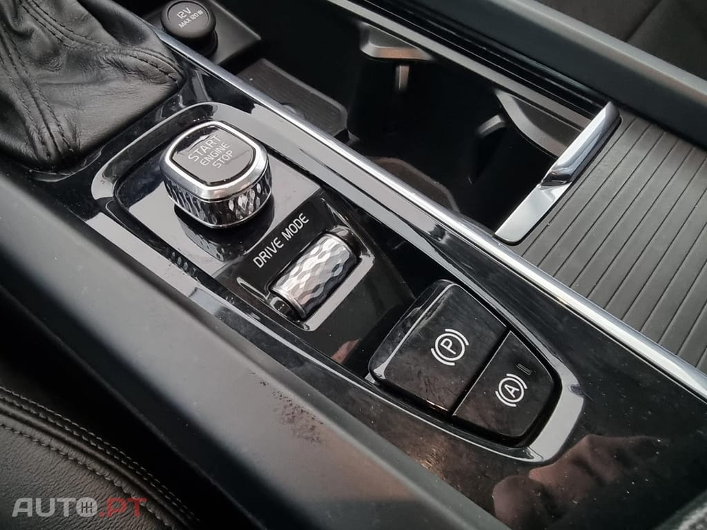 Volvo V60 2.0 T4 Momentum Plus