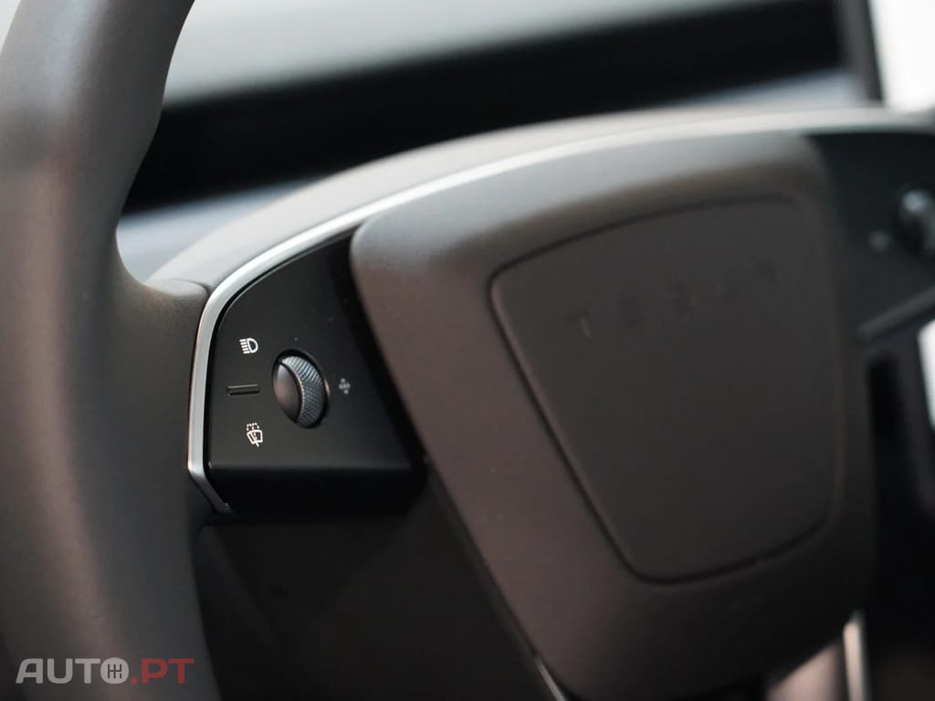 Tesla Model 3 Tração Traseira