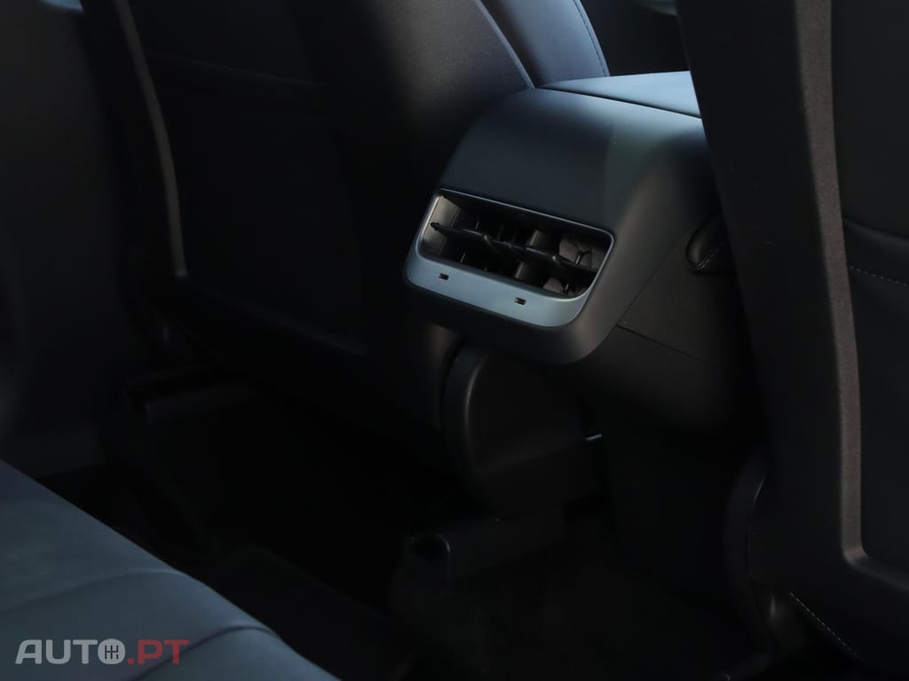 Tesla Model Y Long Range Dual Motor AWD