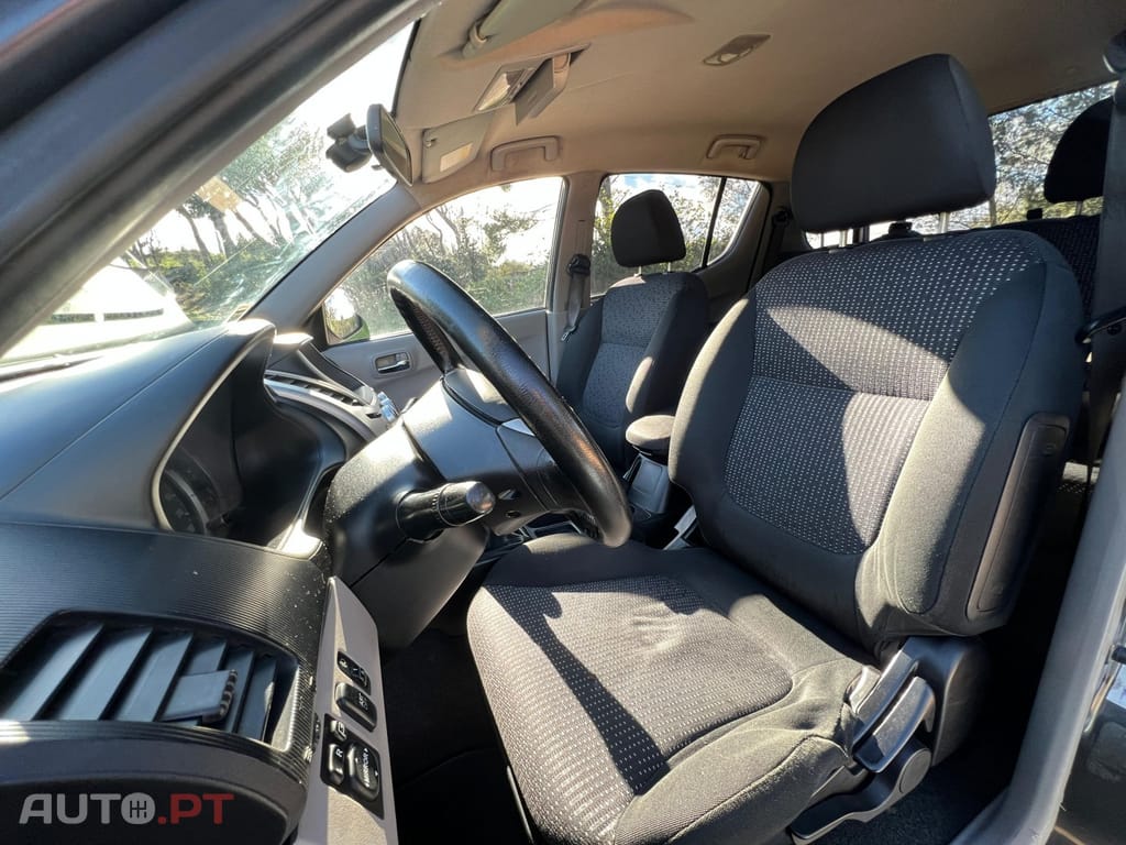 Mitsubishi L200 2.5 DI-D CD Intense HP 4WD