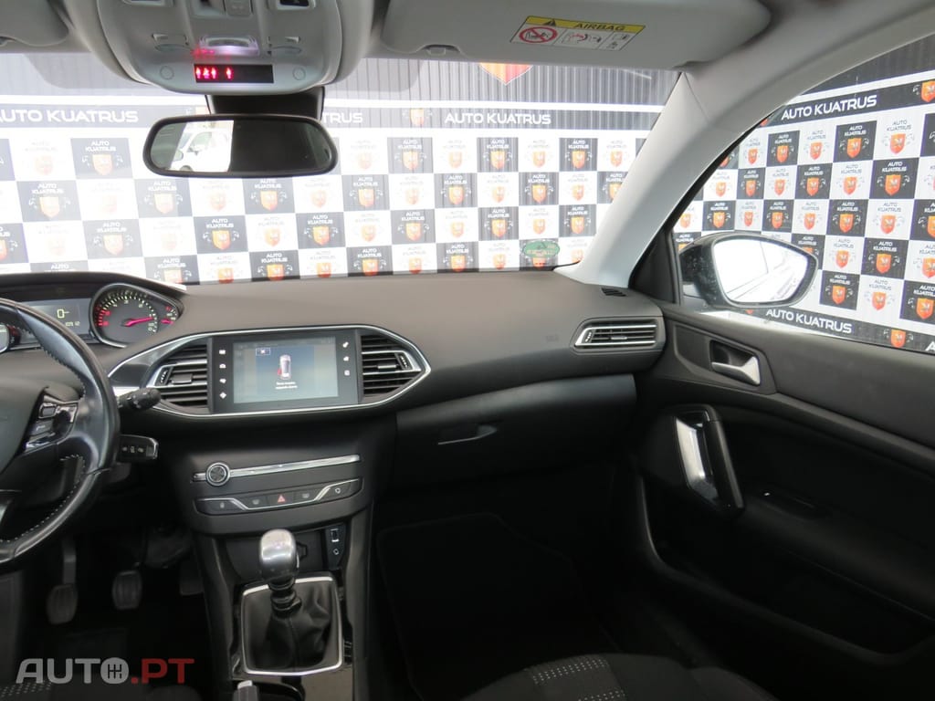 Peugeot 308 1.6 HDI Panorâmico