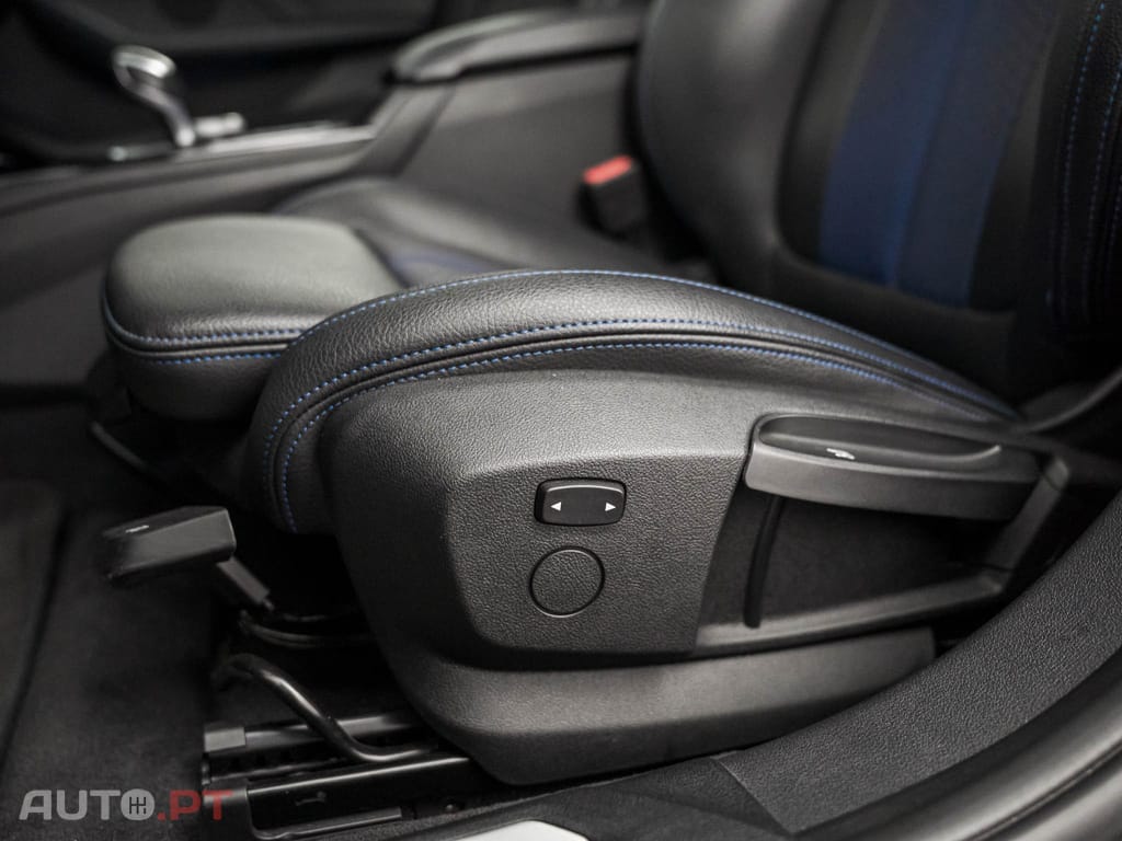 BMW 118 i Pack Desportivo M Auto