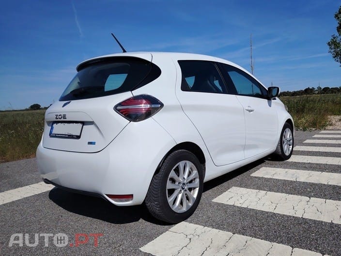 Renault Zoe (c/bateria) 52kwh experience + assentos aquecido + extras