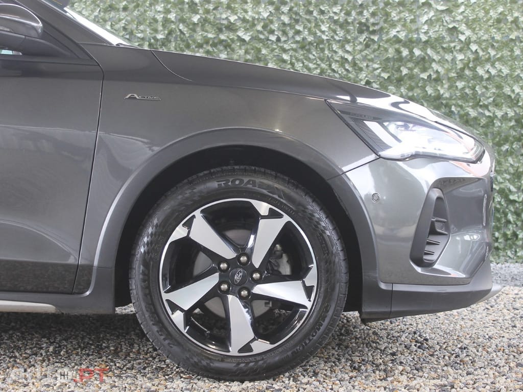 Ford Focus 1.0 EcoBoost MHEV Active X