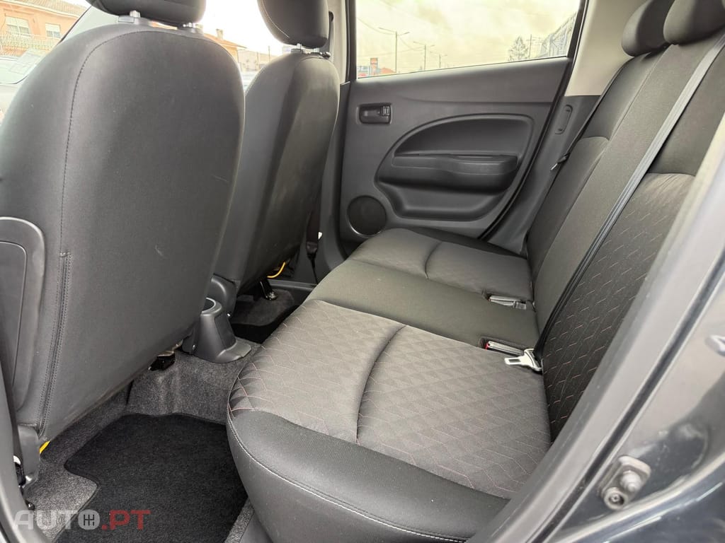 Mitsubishi Space Star 1.2 Intense Connect Edition