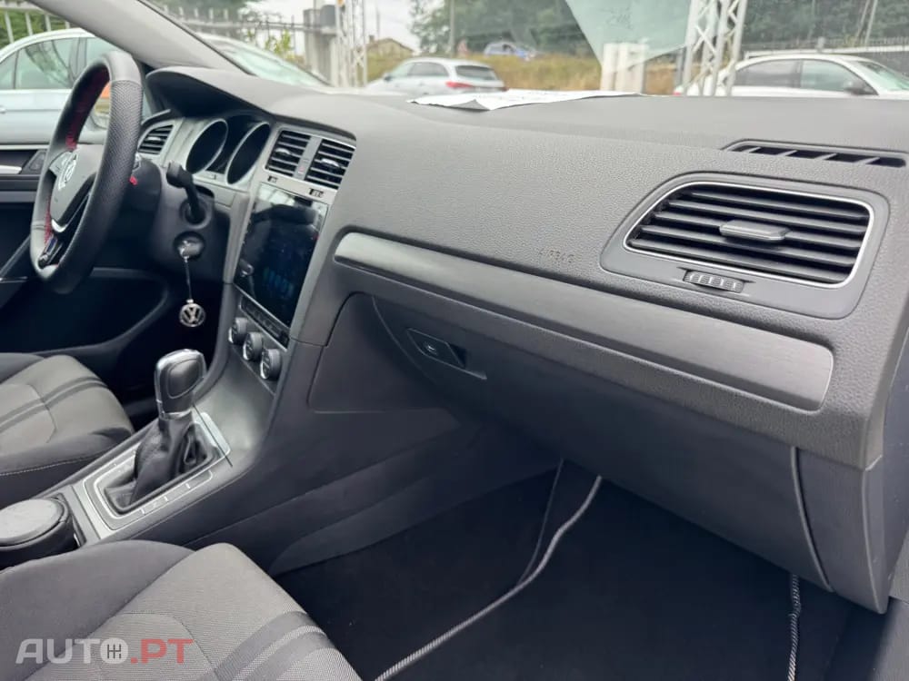 Volkswagen Golf Variant 1.6 TDi Highline DSG