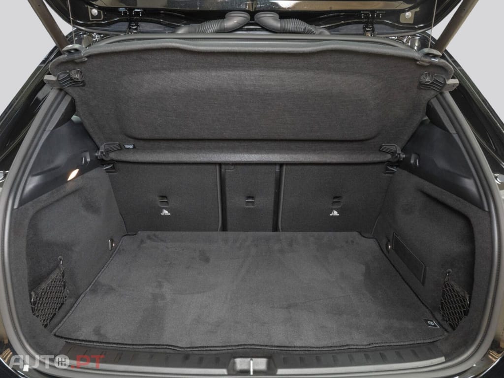 Mercedes-Benz EQA I.V.A DEDUTIVEL 300 4M AMG 