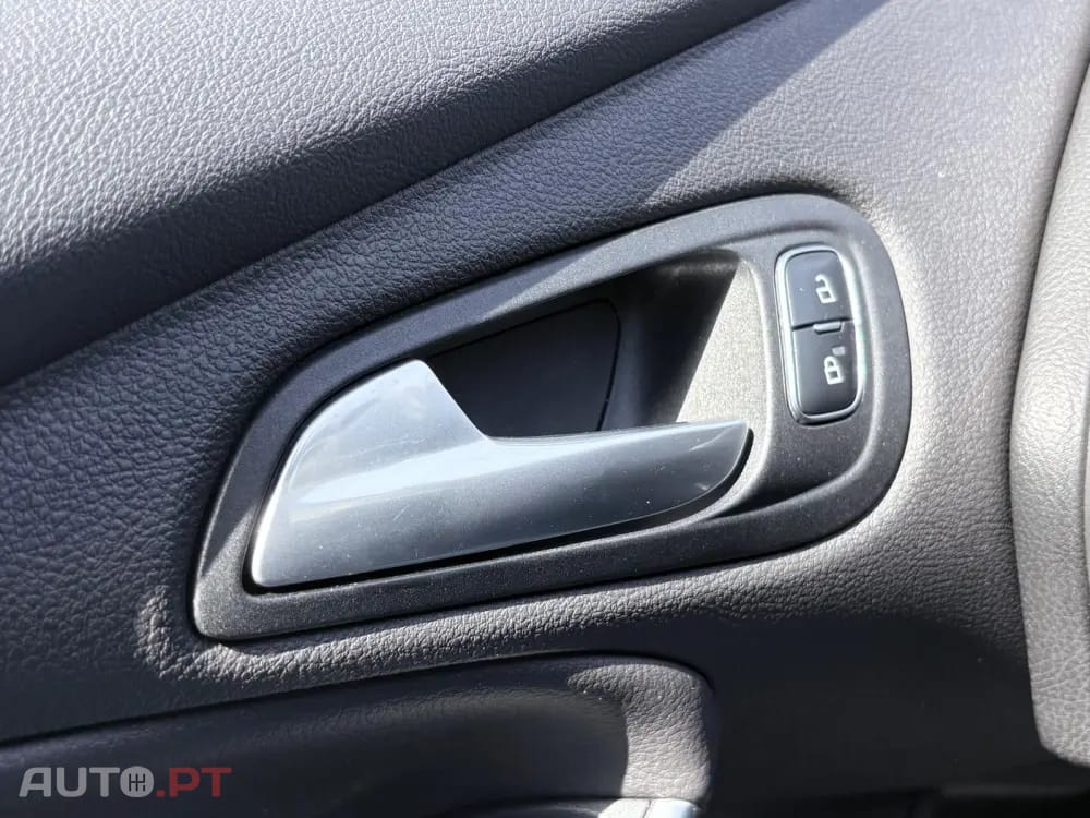 Ford Focus 2.0 EcoBoost ST c/ Pack Pele Desportiva