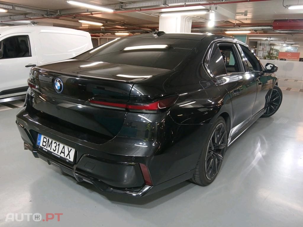 BMW i7 xDrive60 Pack Desportivo M Pro