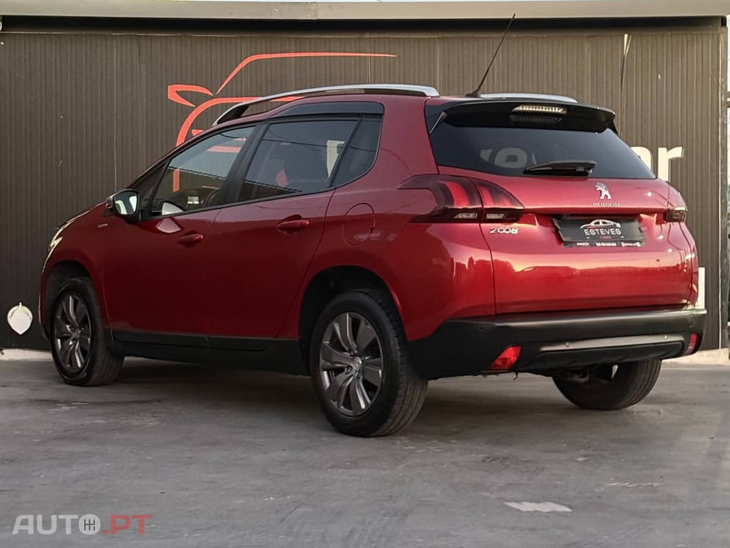 Peugeot 2008 1.2 PureTech Style