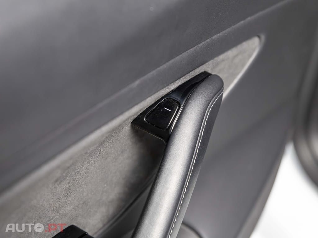 Tesla Model 3 AWD Dual Motor Performance