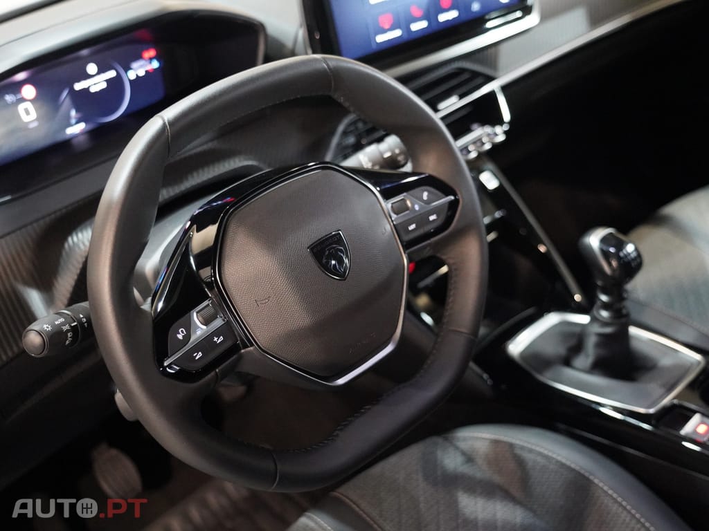 Peugeot 2008 1.2 PureTech Allure